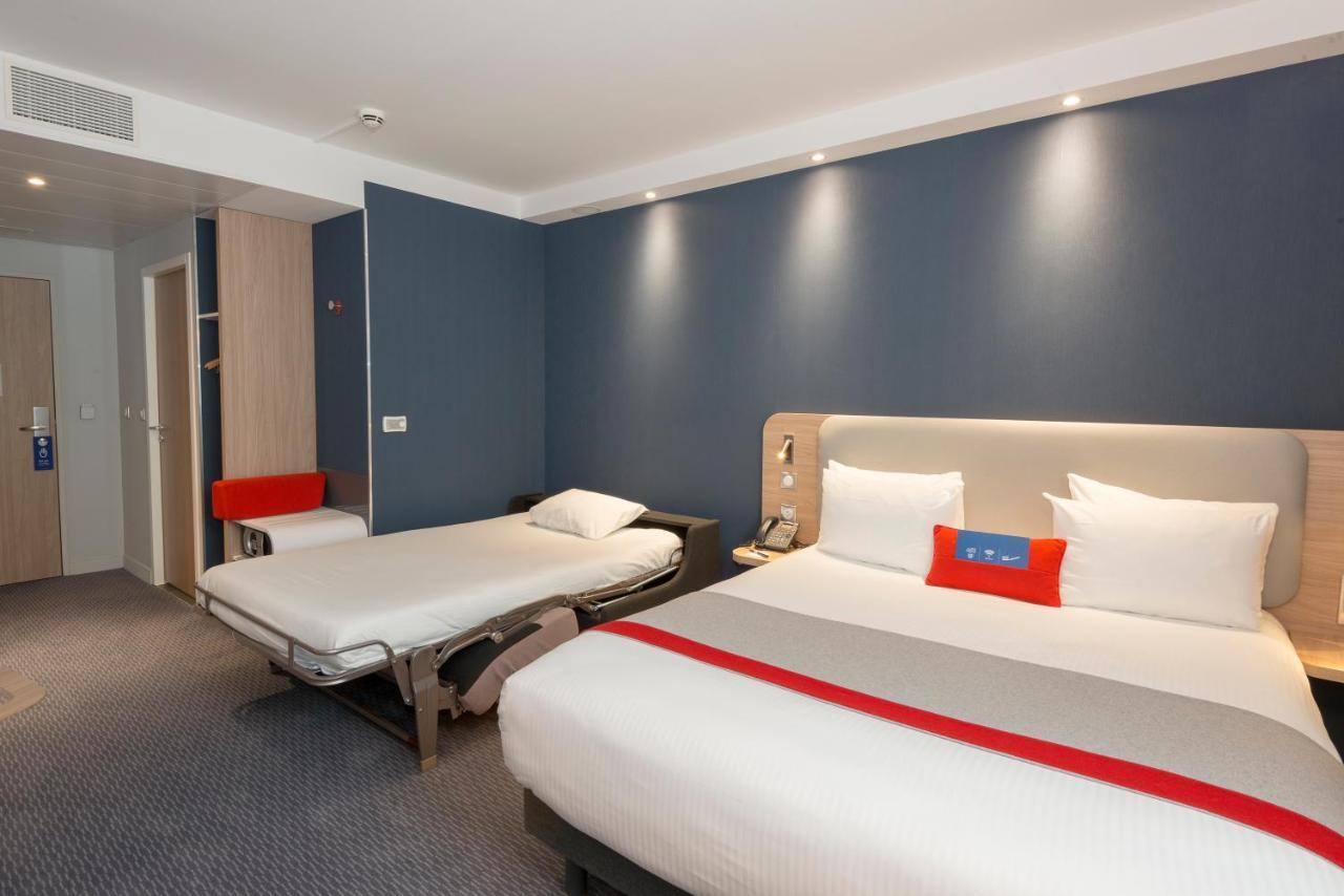 Holiday Inn Express Paris - Velizy By Ihg Eksteriør billede