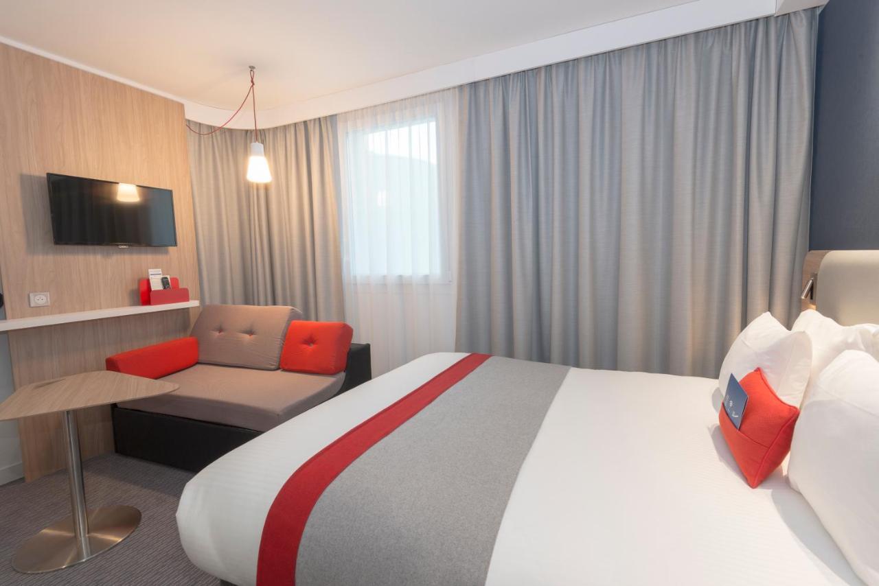 Holiday Inn Express Paris - Velizy By Ihg Eksteriør billede
