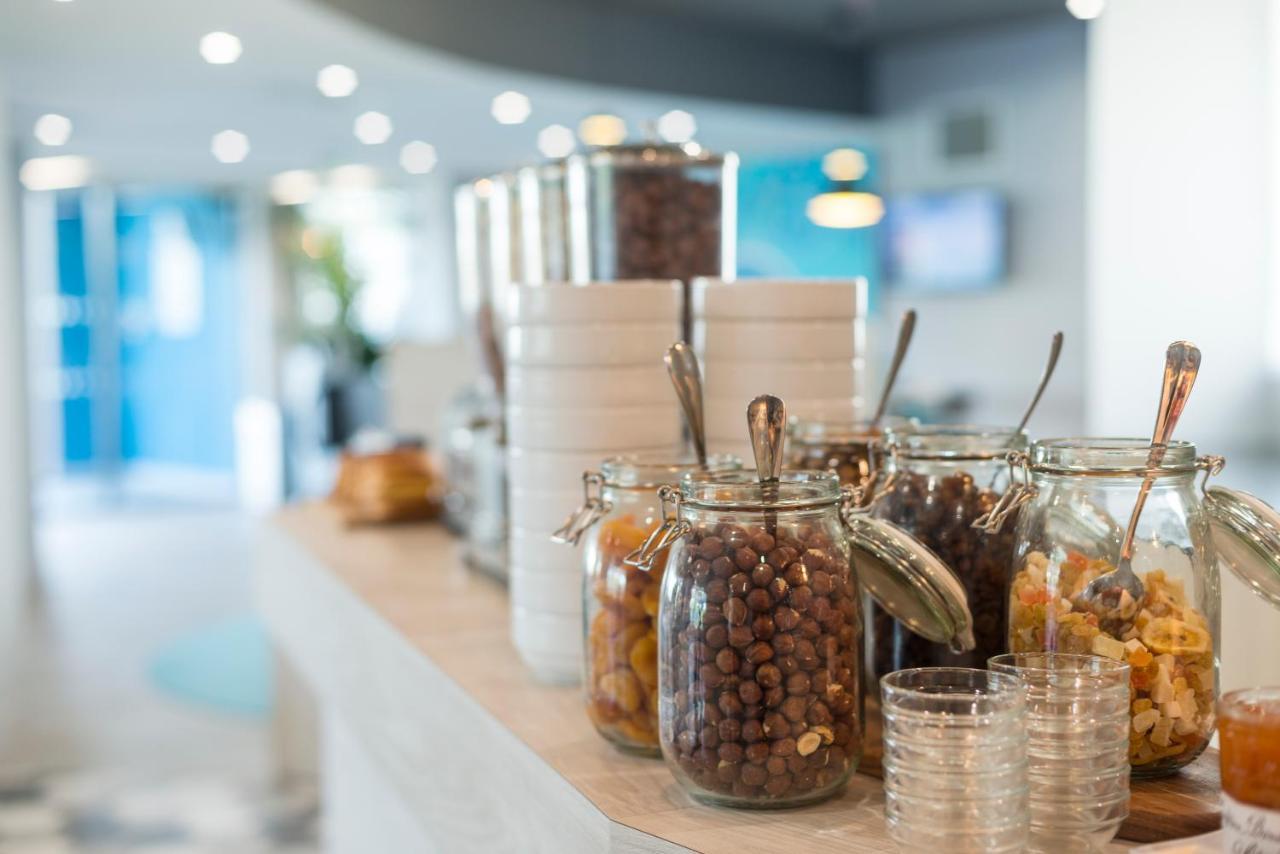 Holiday Inn Express Paris - Velizy By Ihg Eksteriør billede