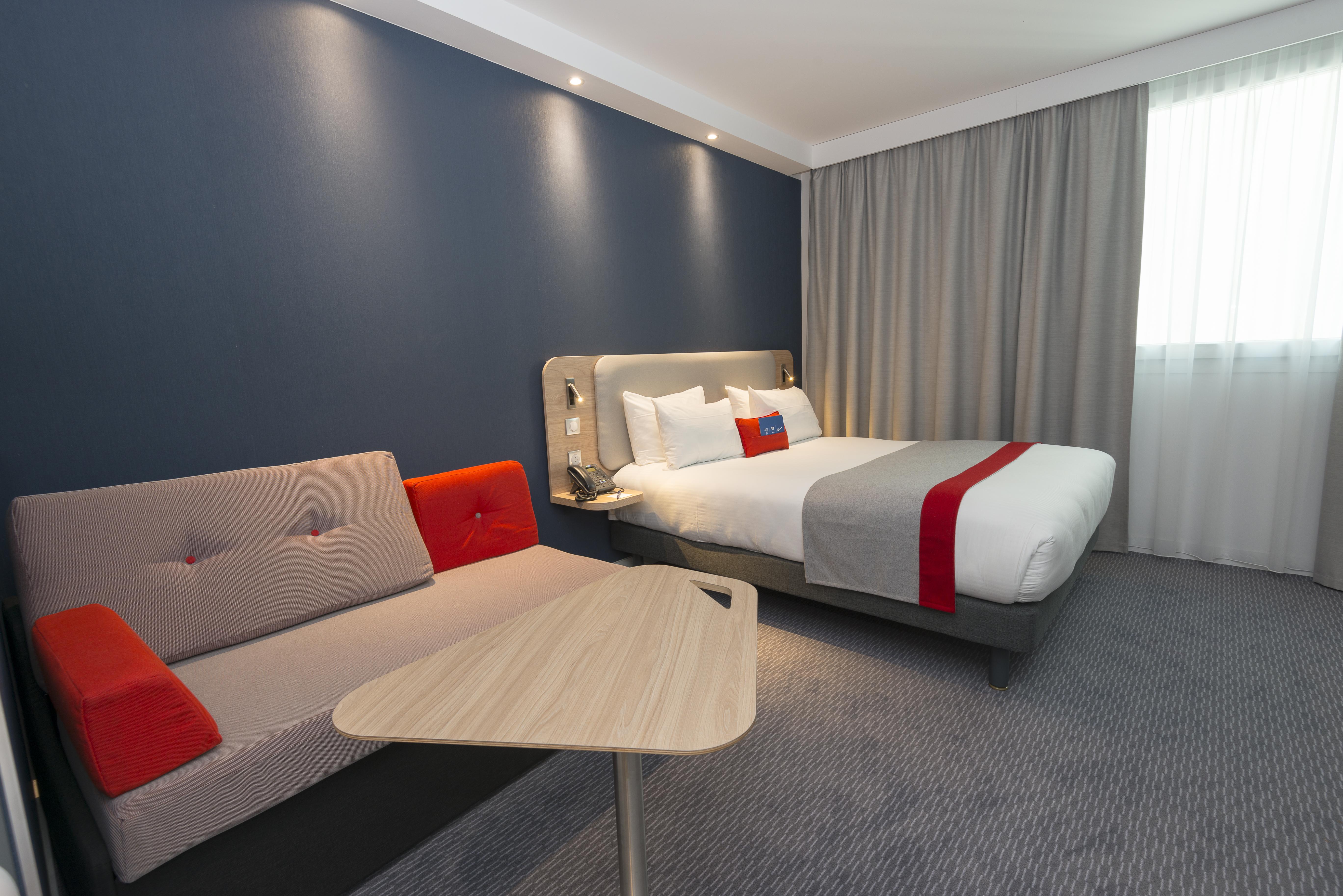 Holiday Inn Express Paris - Velizy By Ihg Eksteriør billede
