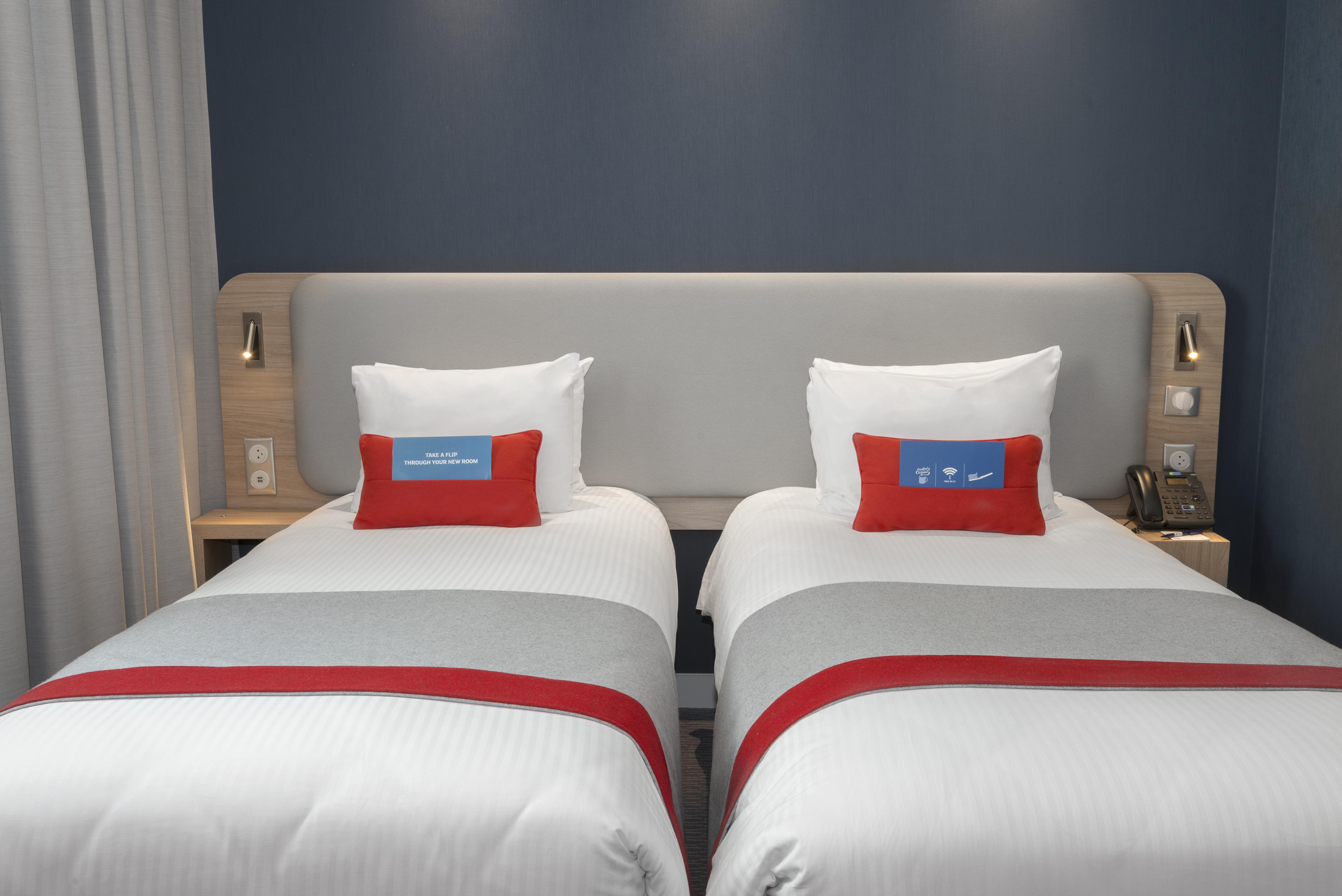 Holiday Inn Express Paris - Velizy By Ihg Eksteriør billede