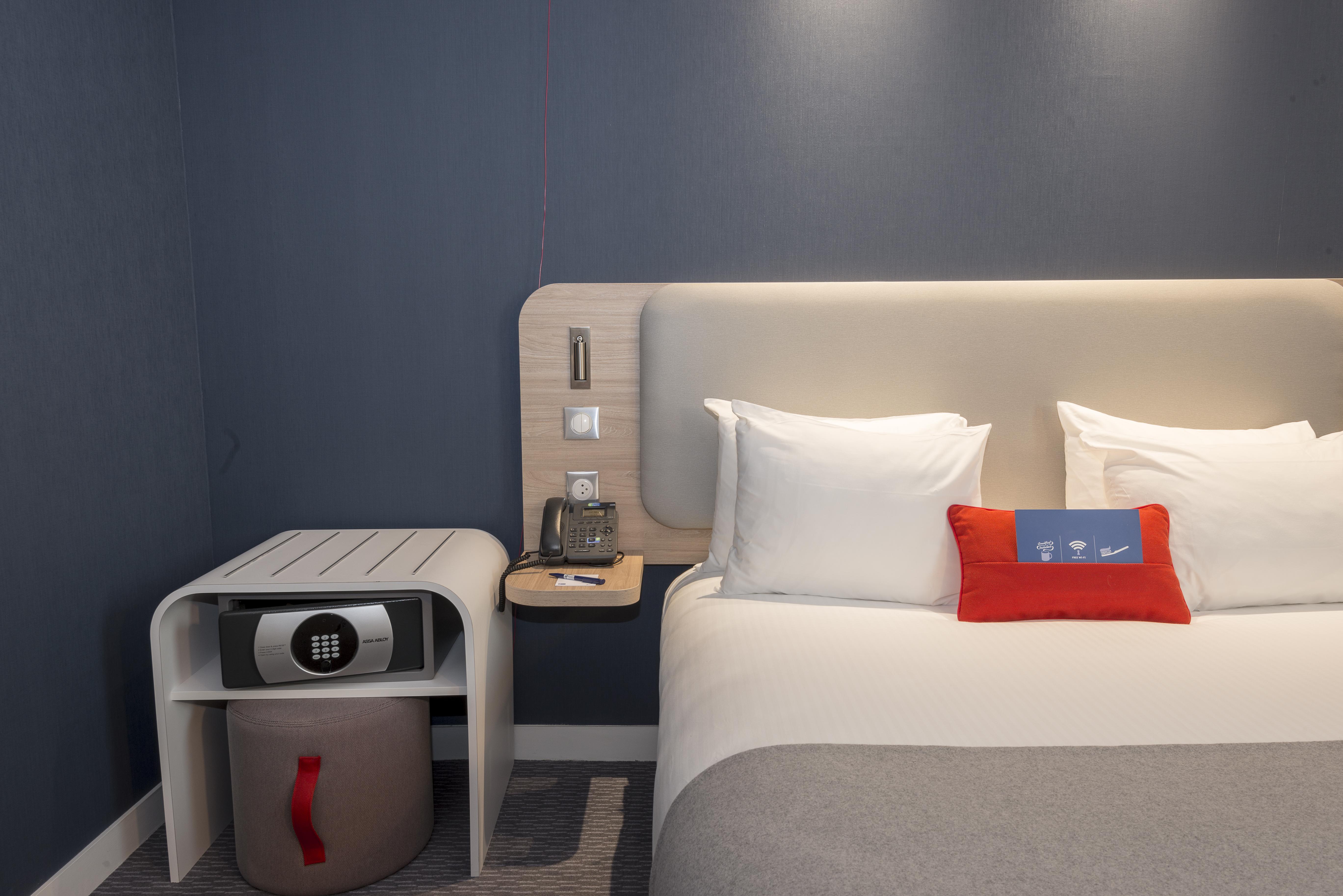 Holiday Inn Express Paris - Velizy By Ihg Eksteriør billede