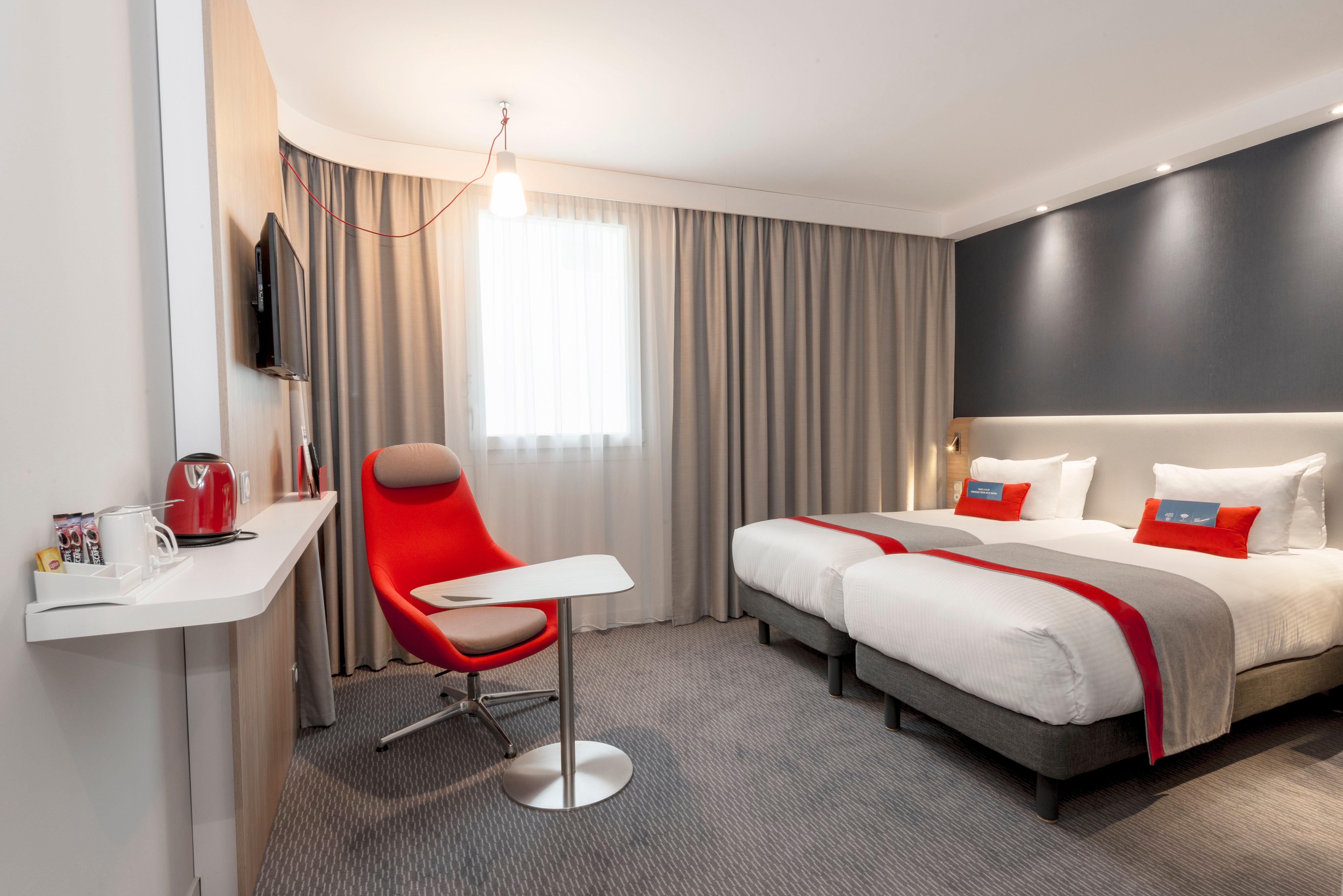 Holiday Inn Express Paris - Velizy By Ihg Eksteriør billede