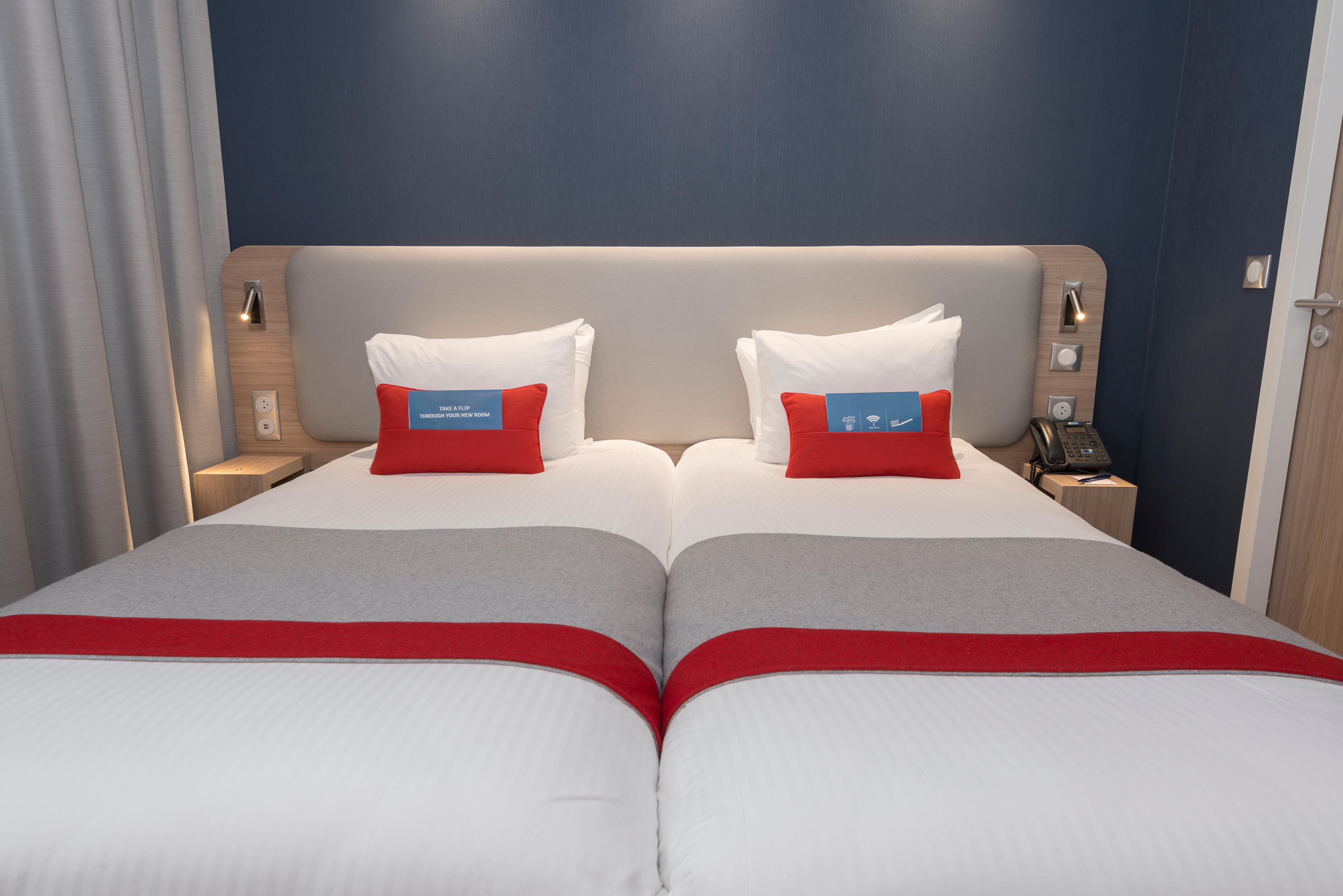 Holiday Inn Express Paris - Velizy By Ihg Eksteriør billede