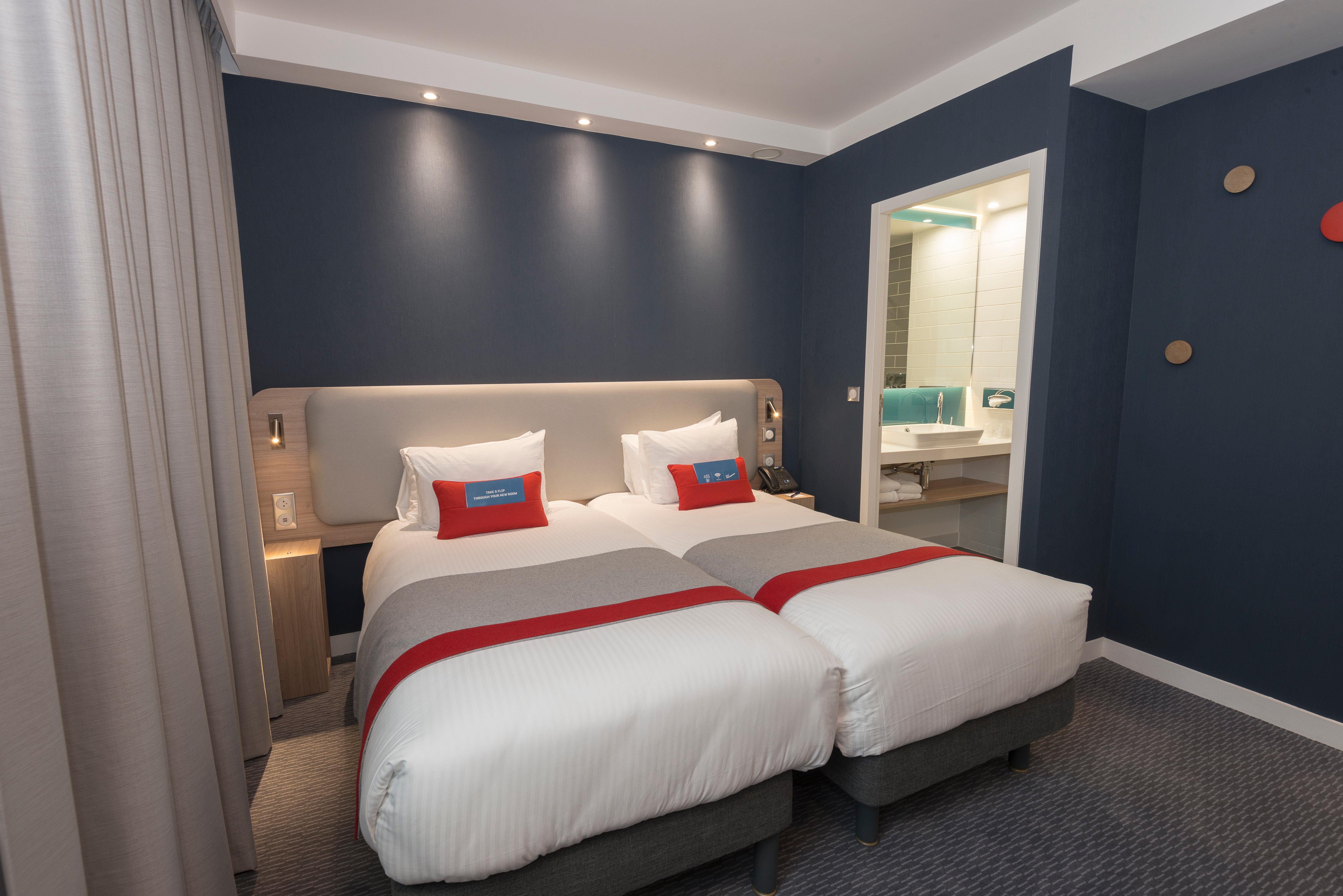 Holiday Inn Express Paris - Velizy By Ihg Eksteriør billede