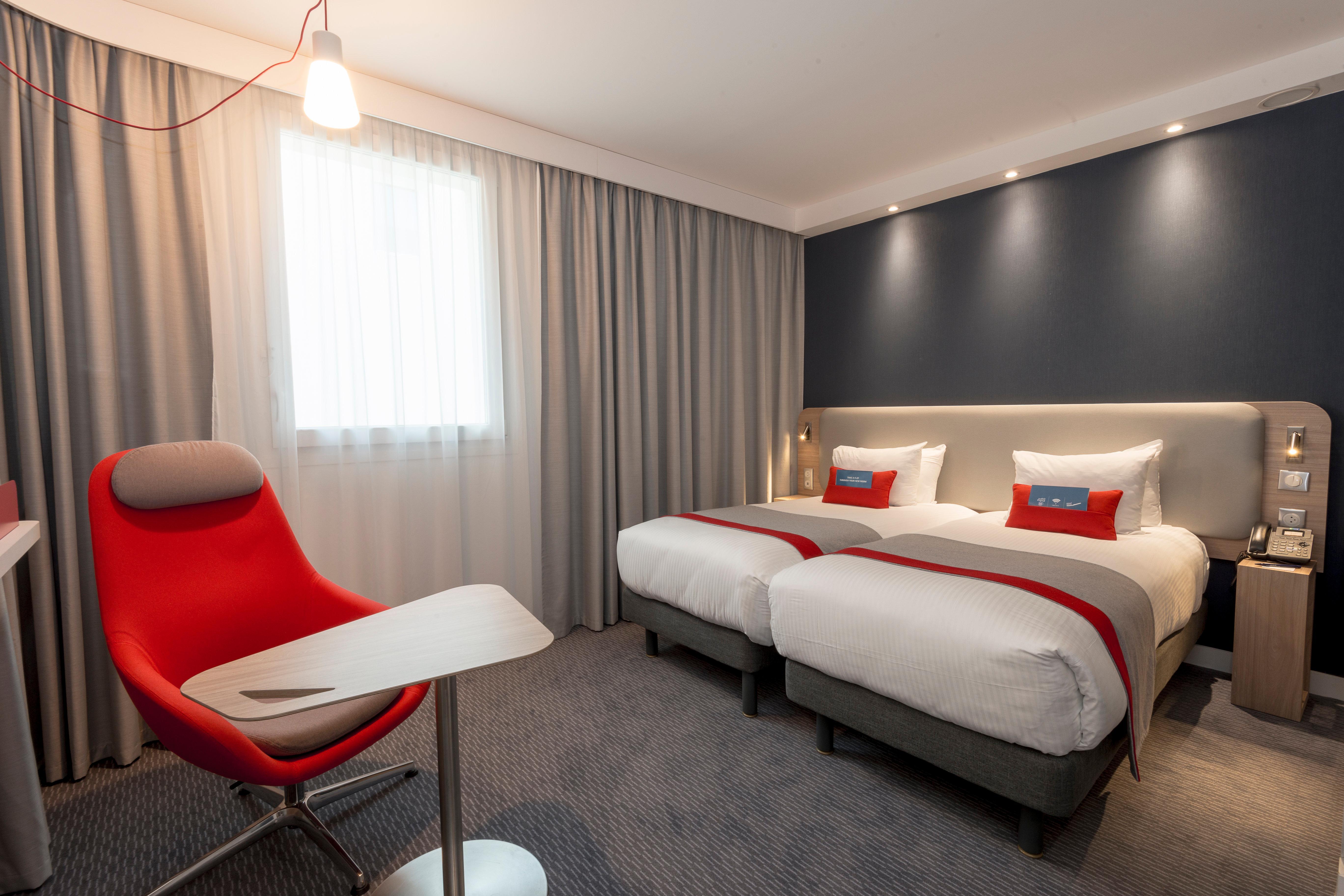 Holiday Inn Express Paris - Velizy By Ihg Eksteriør billede