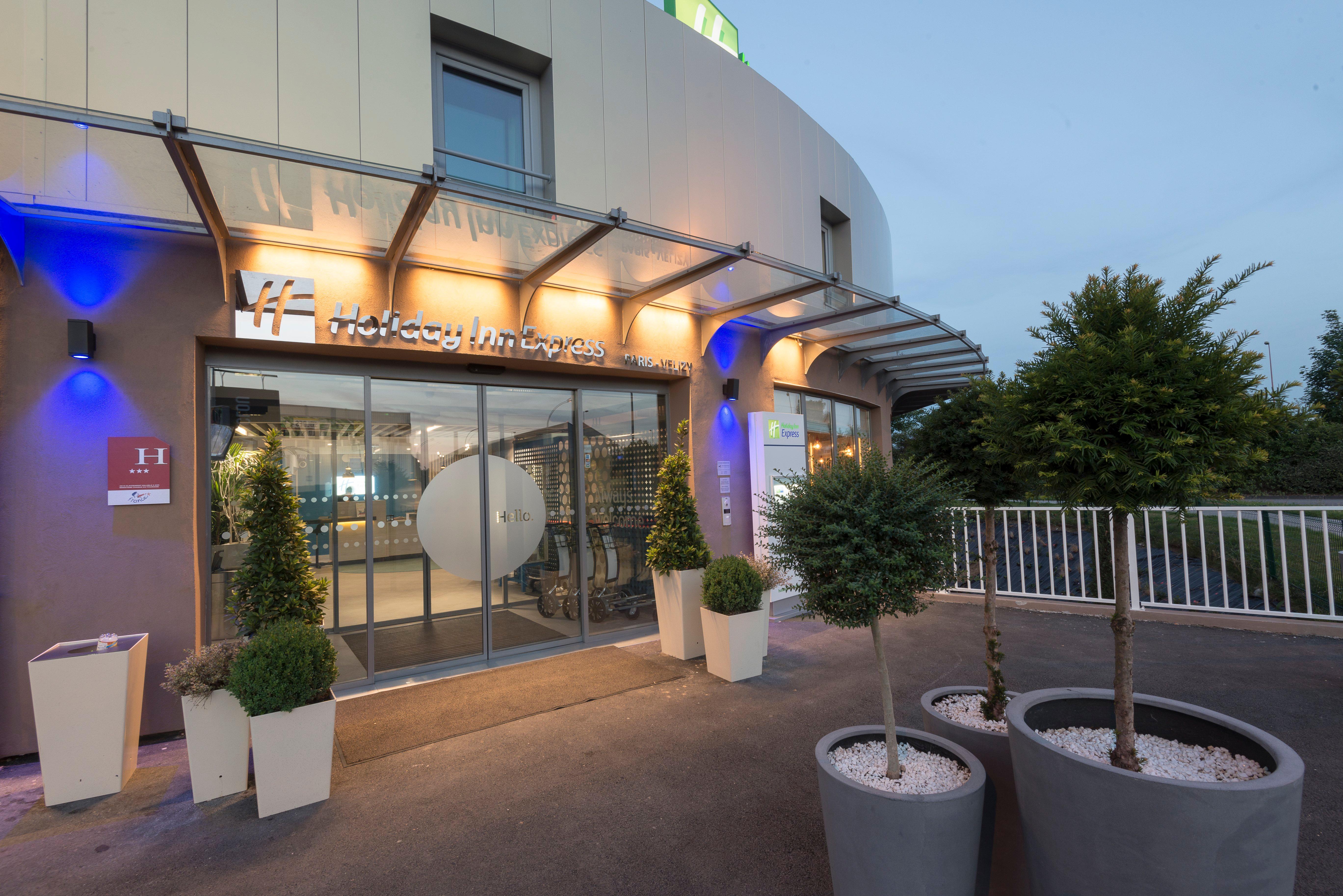 Holiday Inn Express Paris - Velizy By Ihg Eksteriør billede