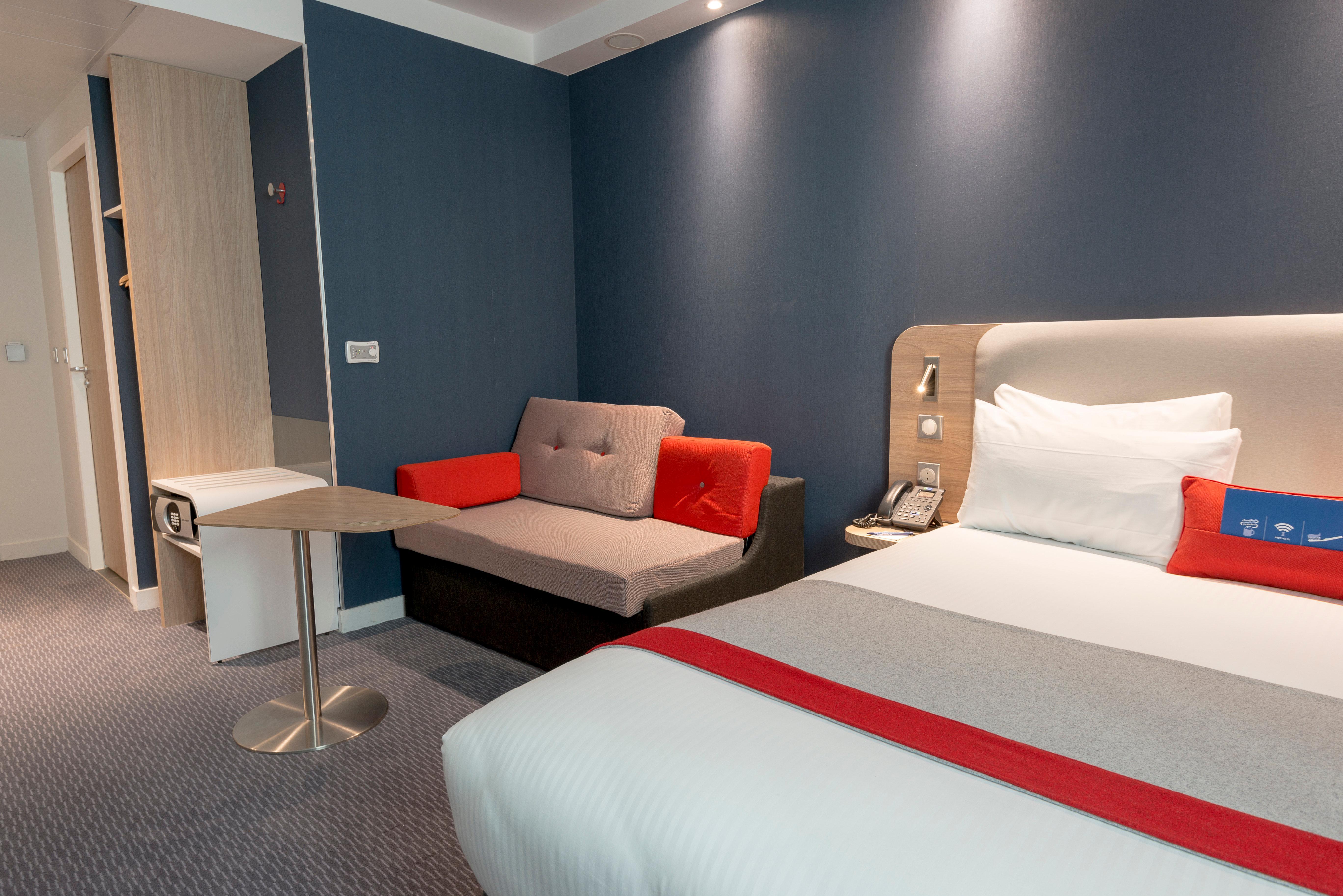 Holiday Inn Express Paris - Velizy By Ihg Eksteriør billede