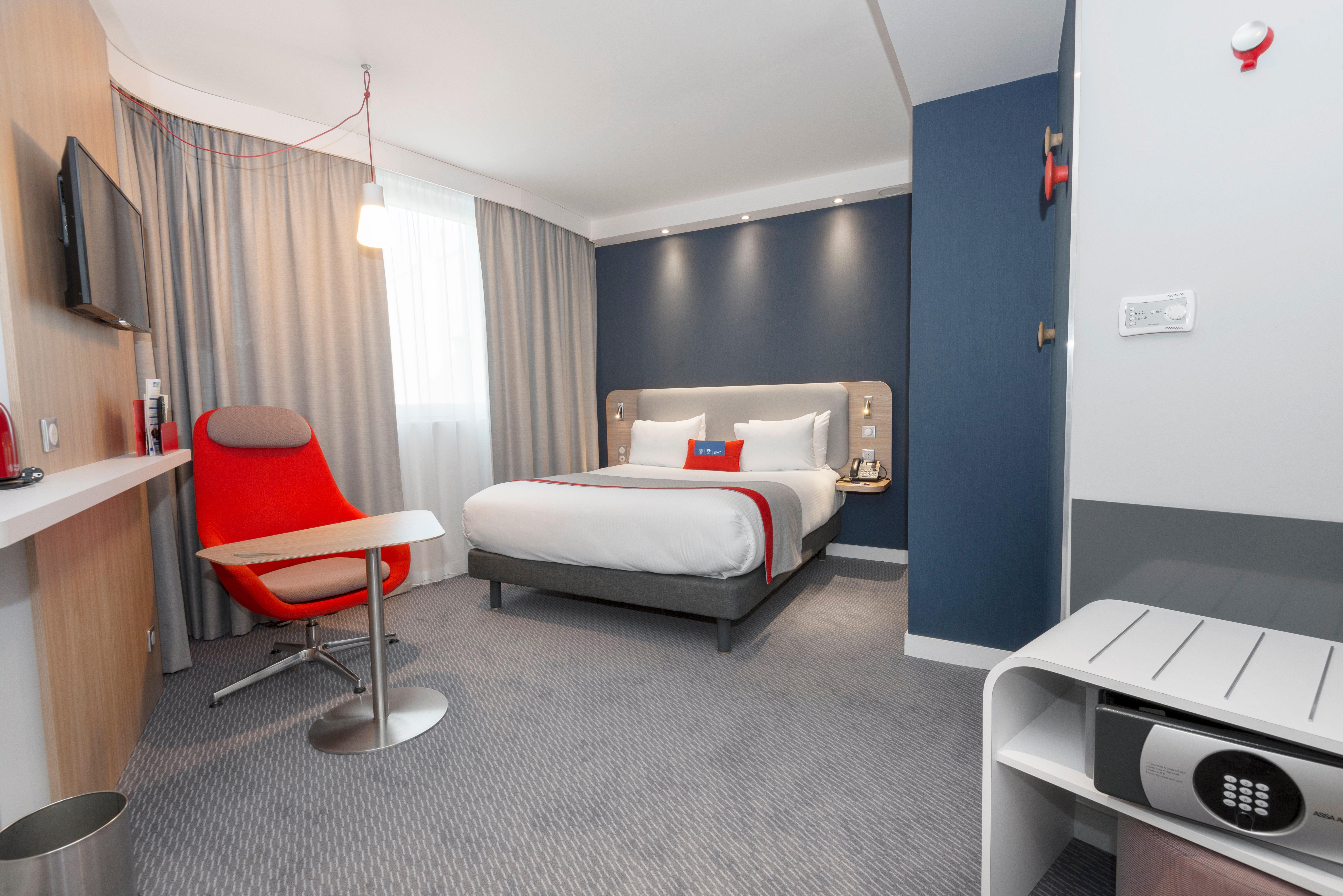 Holiday Inn Express Paris - Velizy By Ihg Eksteriør billede