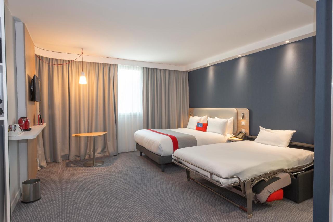 Holiday Inn Express Paris - Velizy By Ihg Eksteriør billede