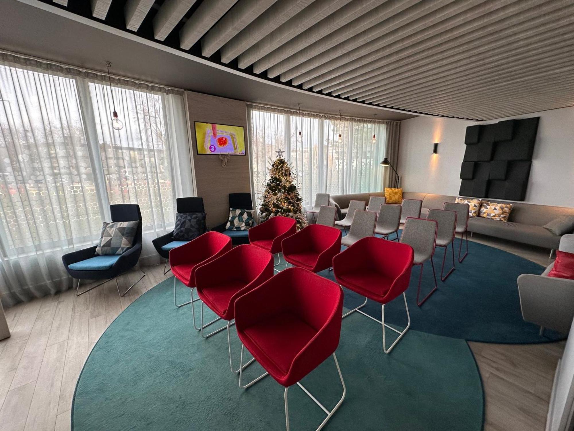 Holiday Inn Express Paris - Velizy By Ihg Eksteriør billede
