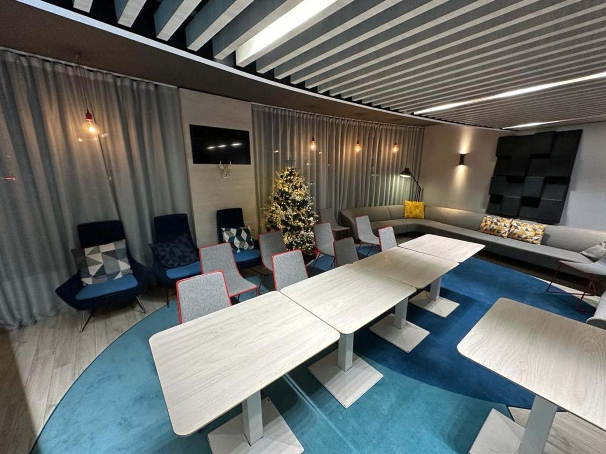 Holiday Inn Express Paris - Velizy By Ihg Eksteriør billede