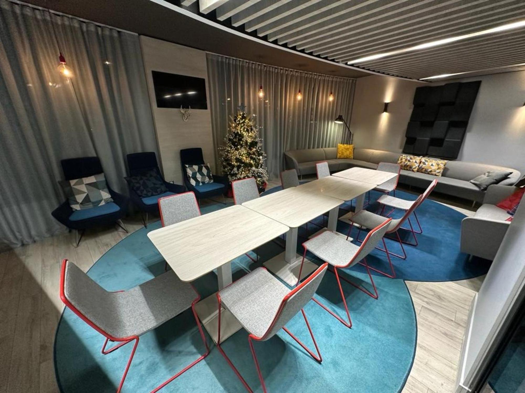 Holiday Inn Express Paris - Velizy By Ihg Eksteriør billede
