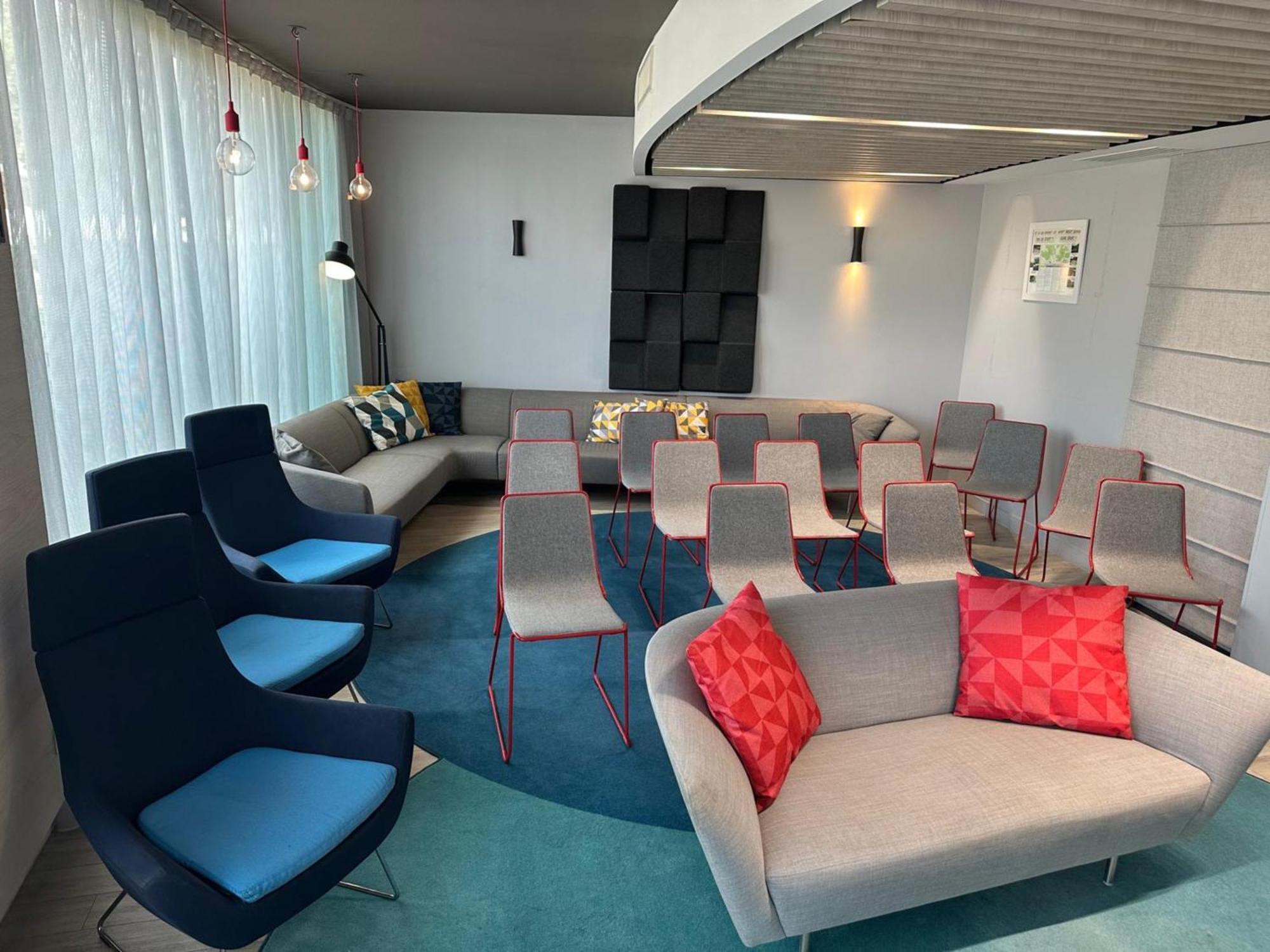 Holiday Inn Express Paris - Velizy By Ihg Eksteriør billede