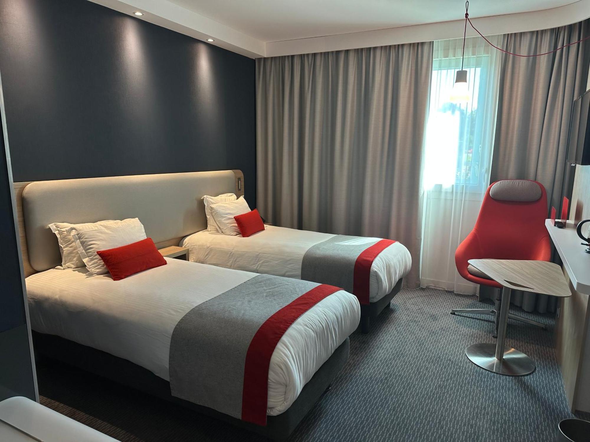 Holiday Inn Express Paris - Velizy By Ihg Eksteriør billede