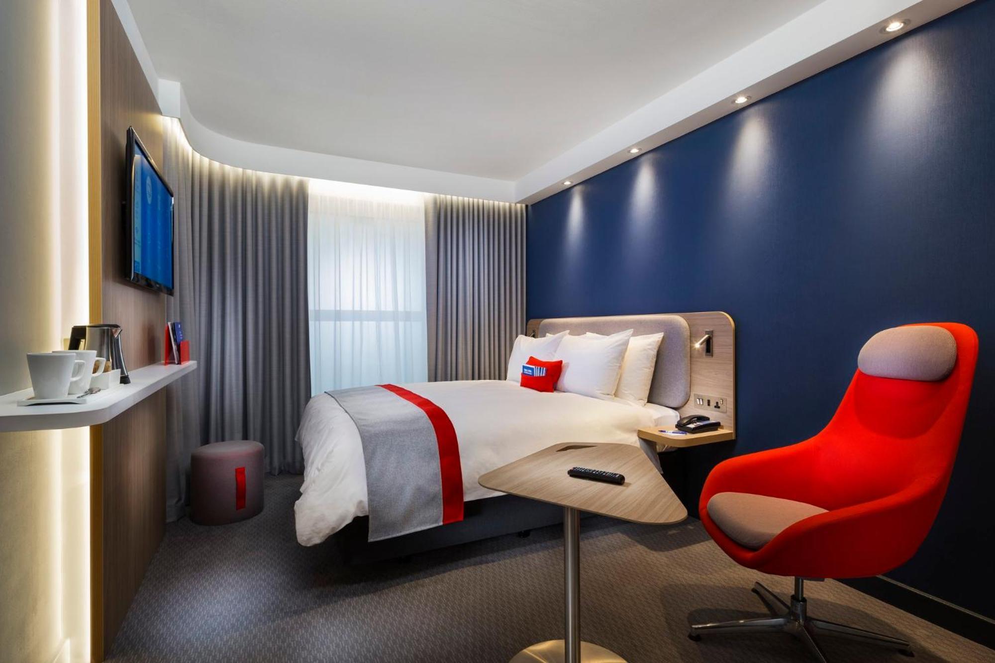 Holiday Inn Express Paris - Velizy By Ihg Eksteriør billede